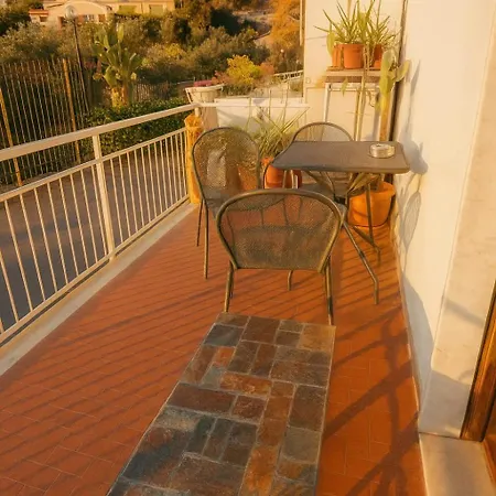 Con Terrazza Vista Panoramica ألاسيو