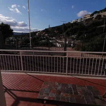 Séjour chez l'habitant Con Terrazza Vista Panoramica Alassio